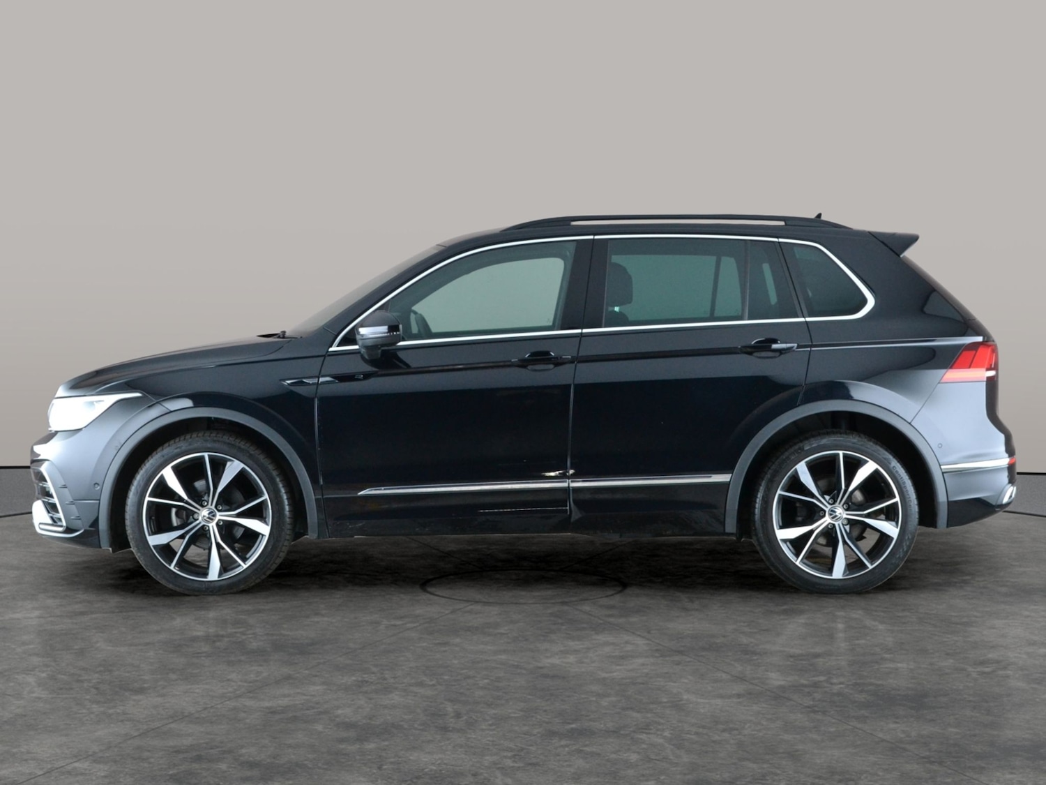 Used Volkswagen Tiguan 2023 for sale - 77274307: Photo 11