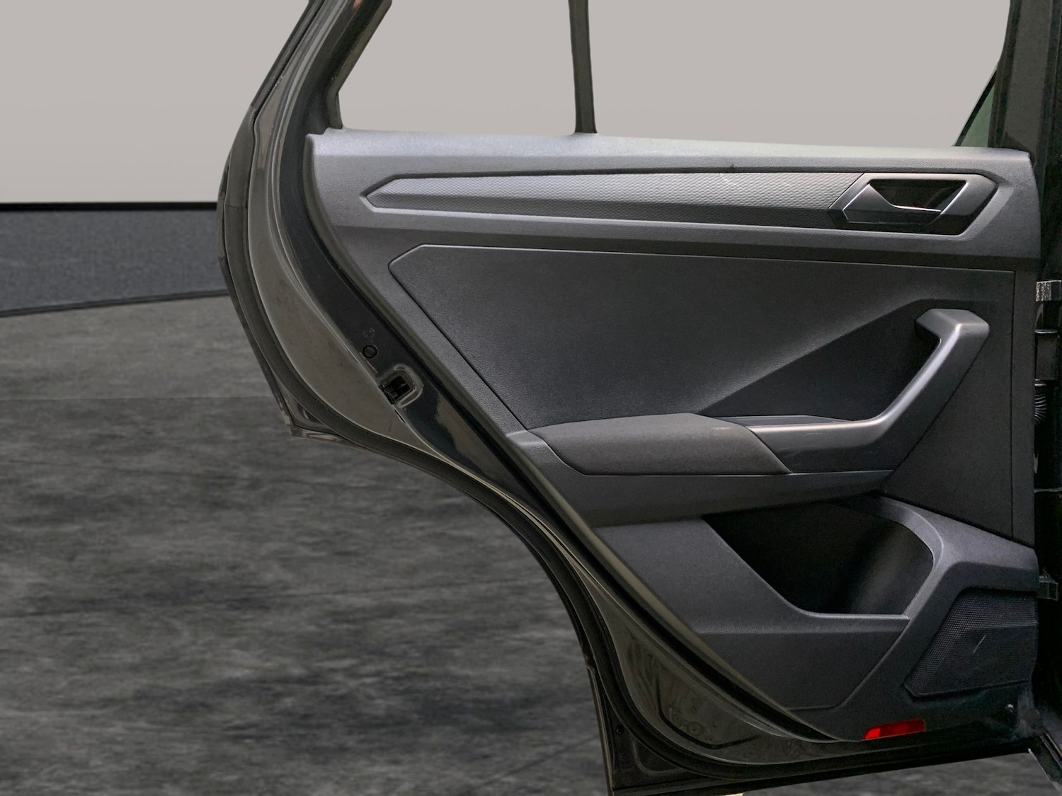 Used Volkswagen T-Roc 2022 for sale - 77576873: Photo 24