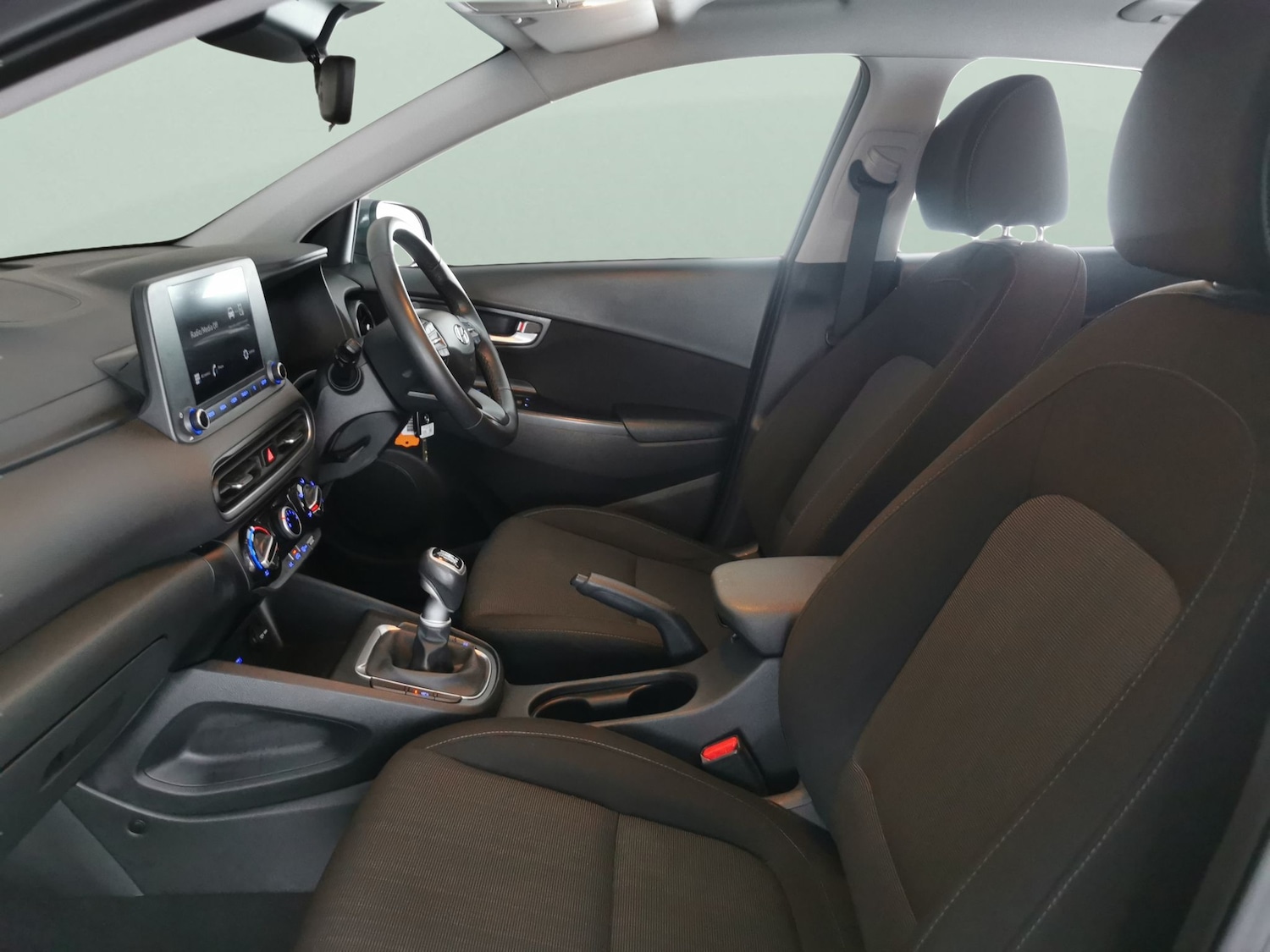 Used Hyundai KONA 2023 for sale - 78037112: Photo 4