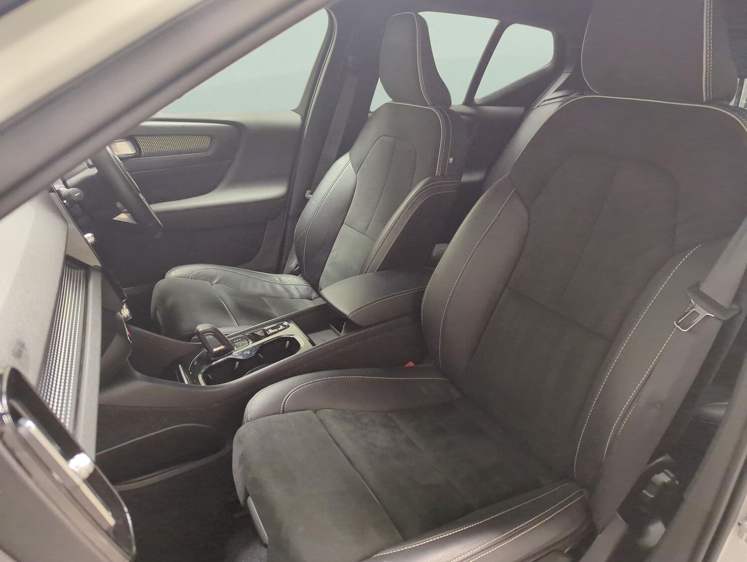 Used Volvo XC40 2021 for sale - 78094235: Photo 8