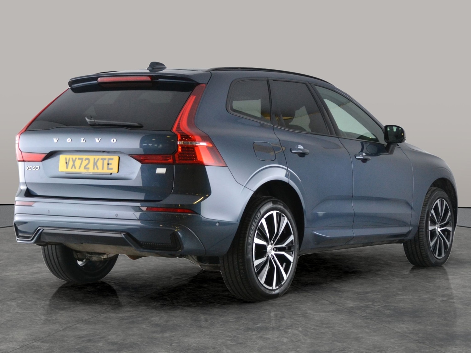 Used Volvo XC60 2022 for sale - 77127922: Photo 11