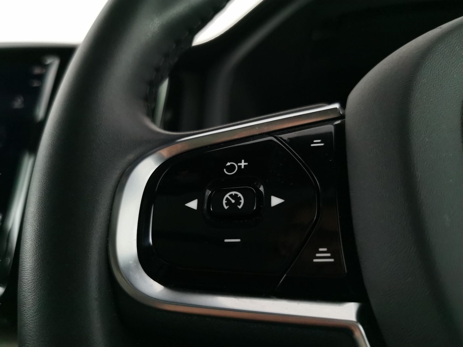 Used Volvo XC60 2022 for sale - 77127922: Photo 23