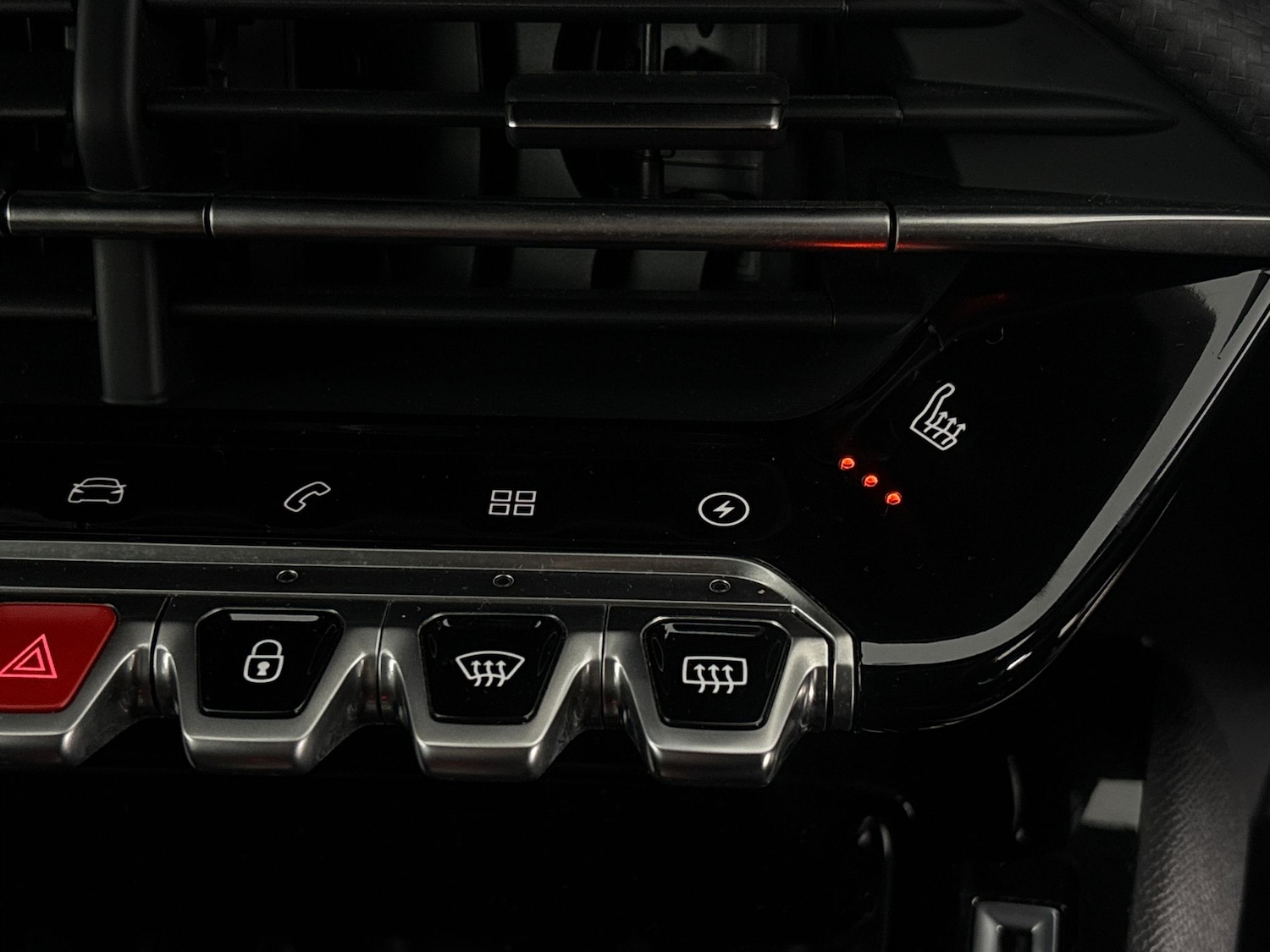 Used Peugeot E-2008 2022 for sale - 77043558: Photo 17