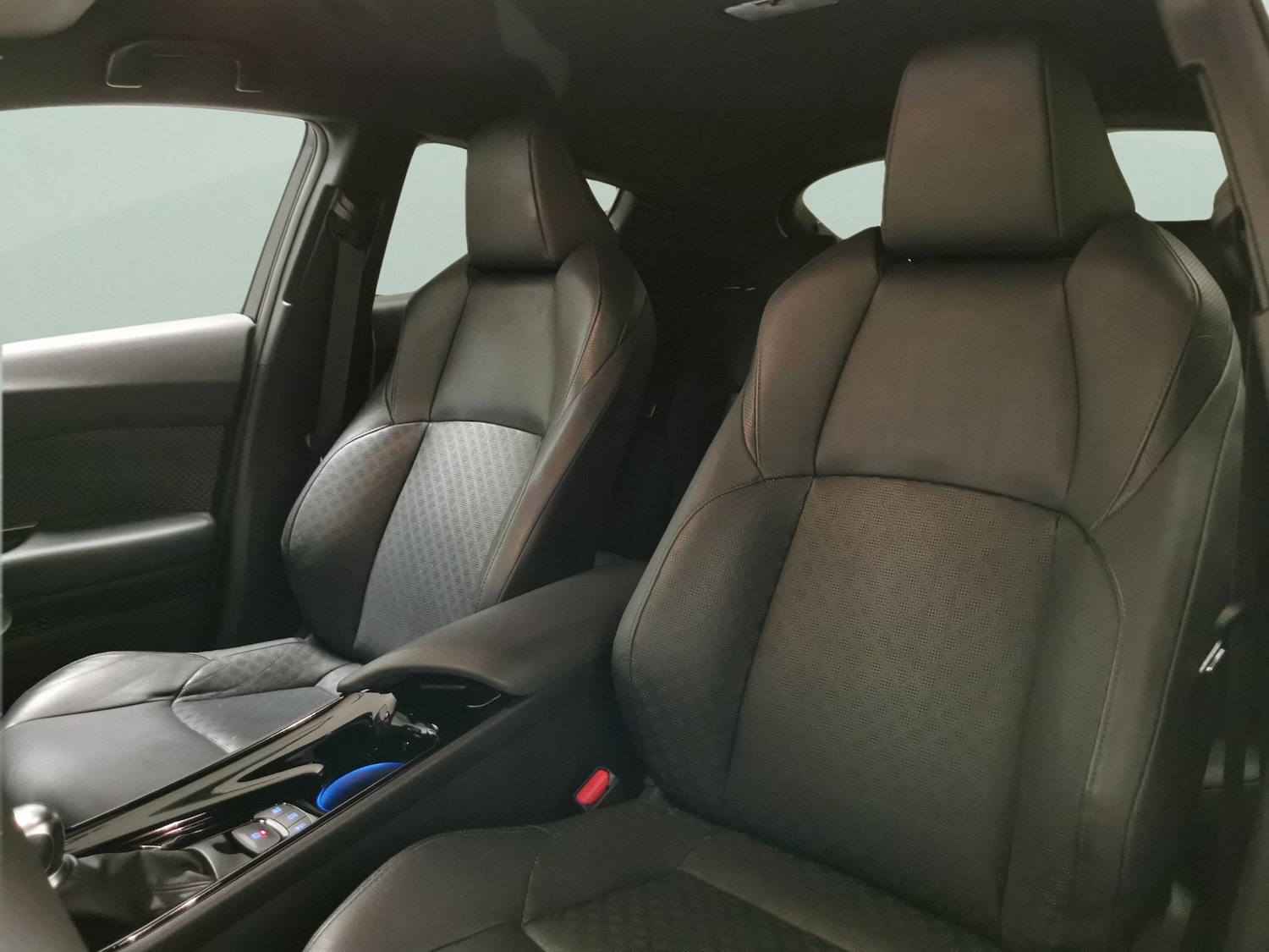 Used Toyota C-HR 2021 for sale - 76593898: Photo 15