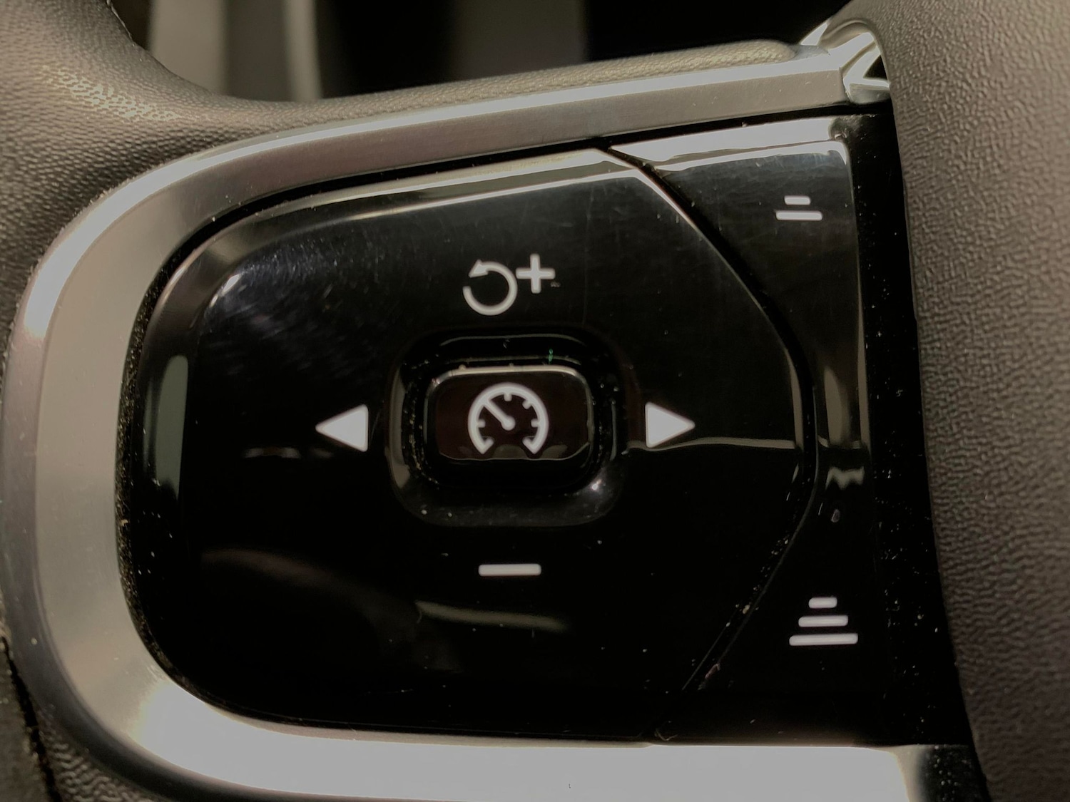 Used Volvo XC60 2023 for sale - 77043496: Photo 19