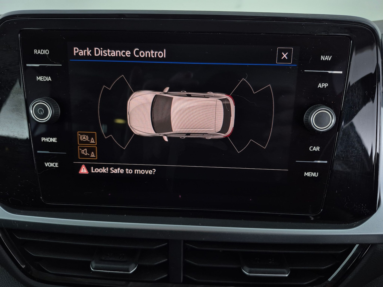 Used Volkswagen T-Roc for sale - 77902106: Photo 16