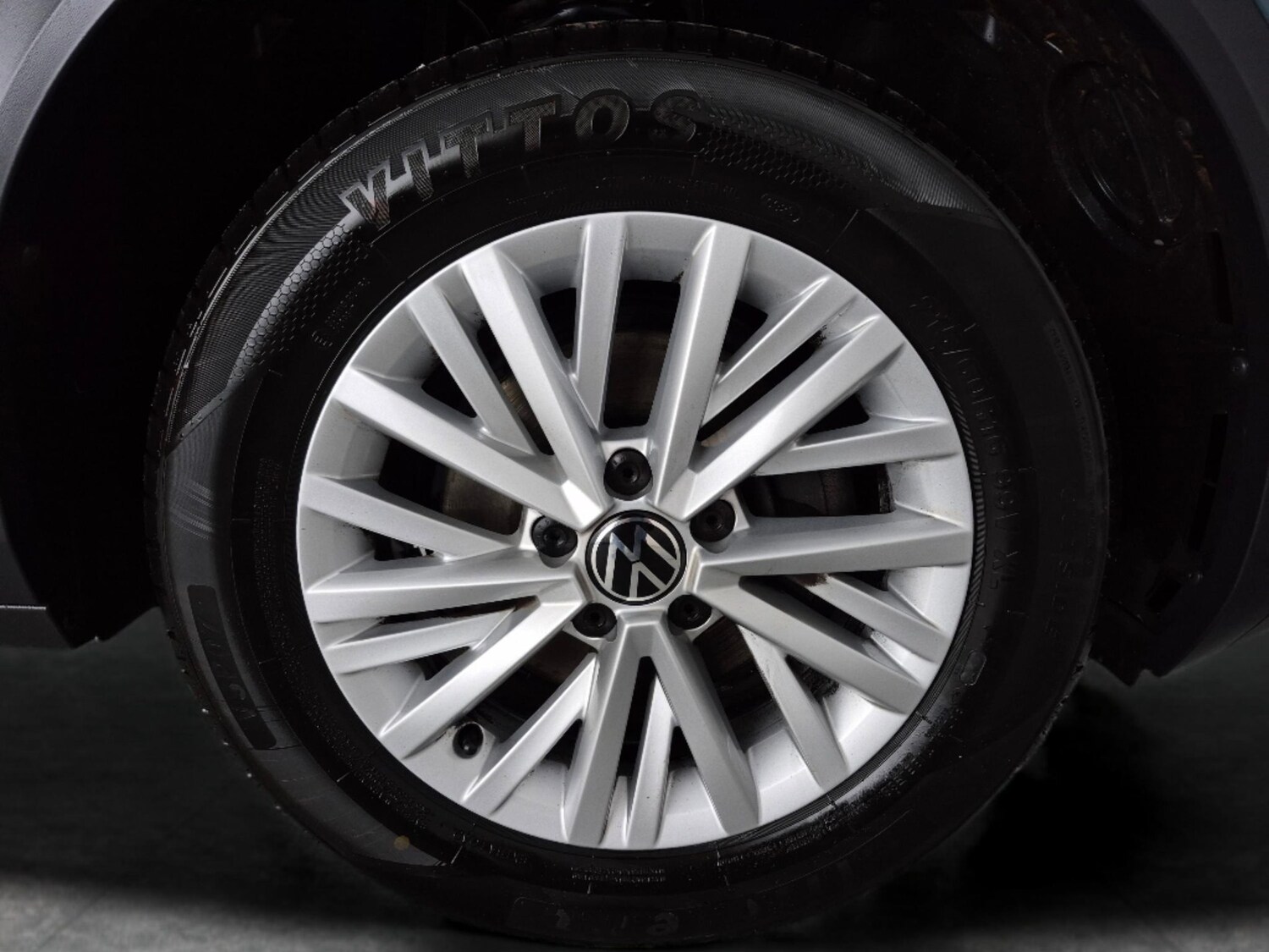 Used Volkswagen T-Roc for sale - 77902106: Photo 21