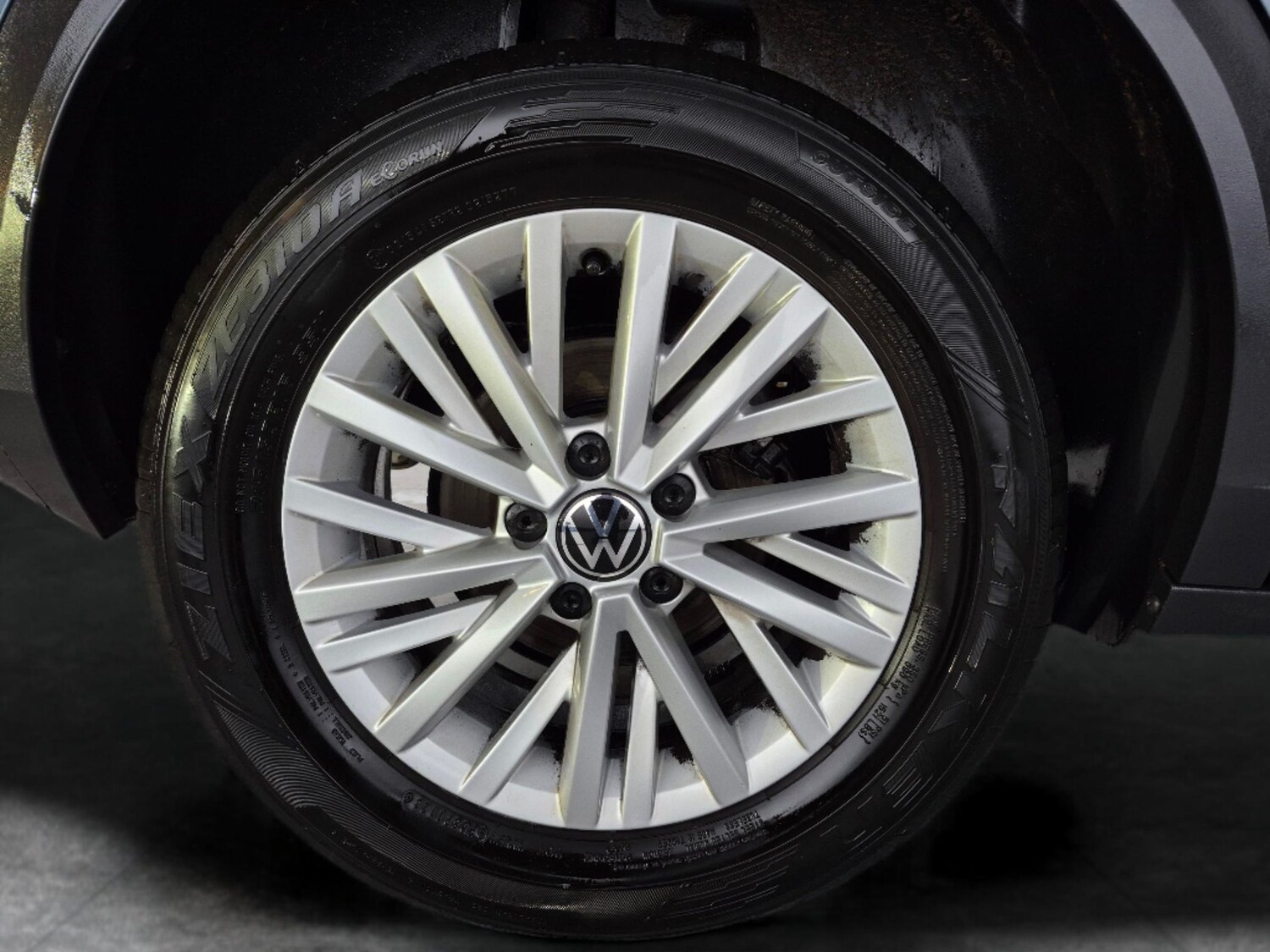 Used Volkswagen T-Roc for sale - 77902106: Photo 22