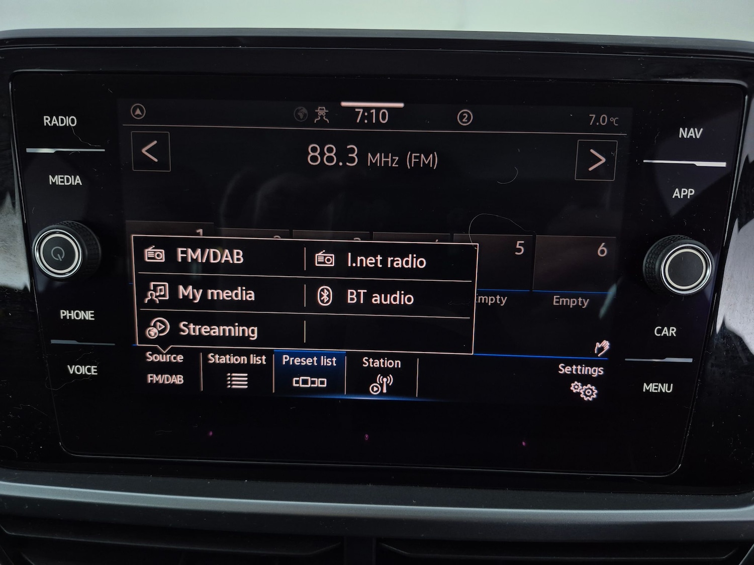 Used Volkswagen T-Roc for sale - 77902106: Photo 5