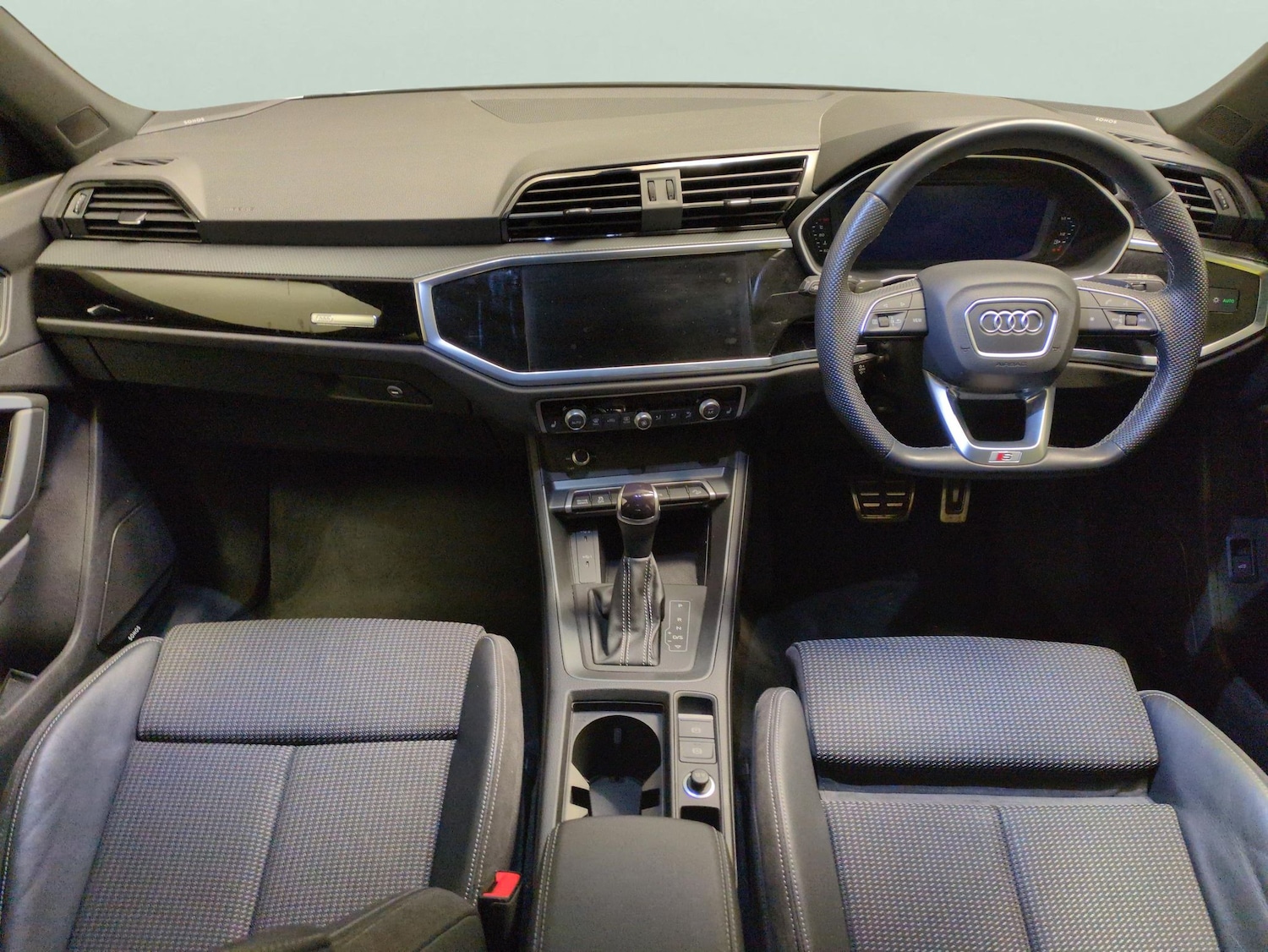 Used Audi Q3 2023 for sale - 77648551: Photo 6