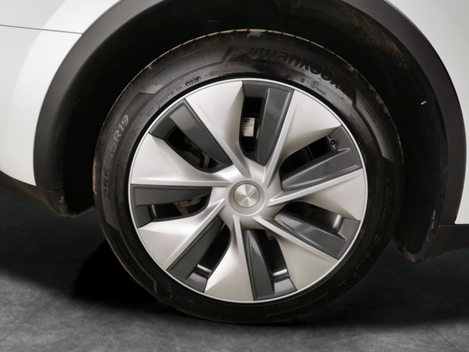 Used Tesla Model Y 2023 for sale - 77995496: Photo 25