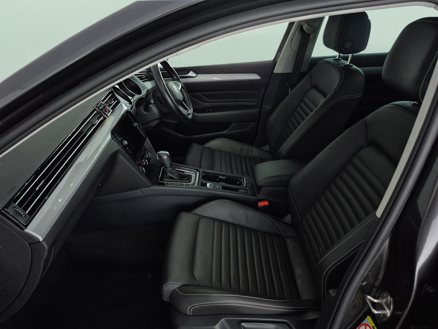 Used Volkswagen Passat 2023 for sale - 77502350: Photo 4