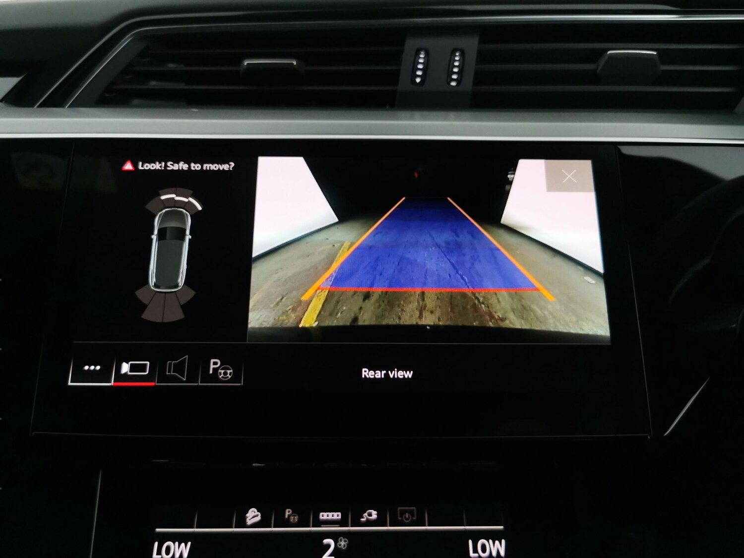 Used Audi e-tron 2021 for sale - 77726507: Photo 6