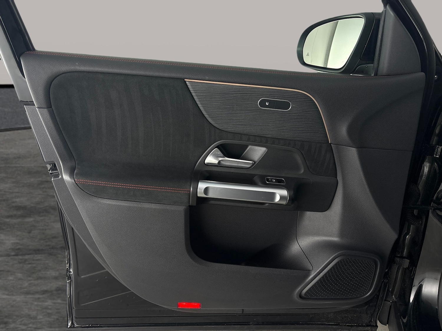 Used Mercedes-Benz EQB 2023 for sale - 77579355: Photo 33