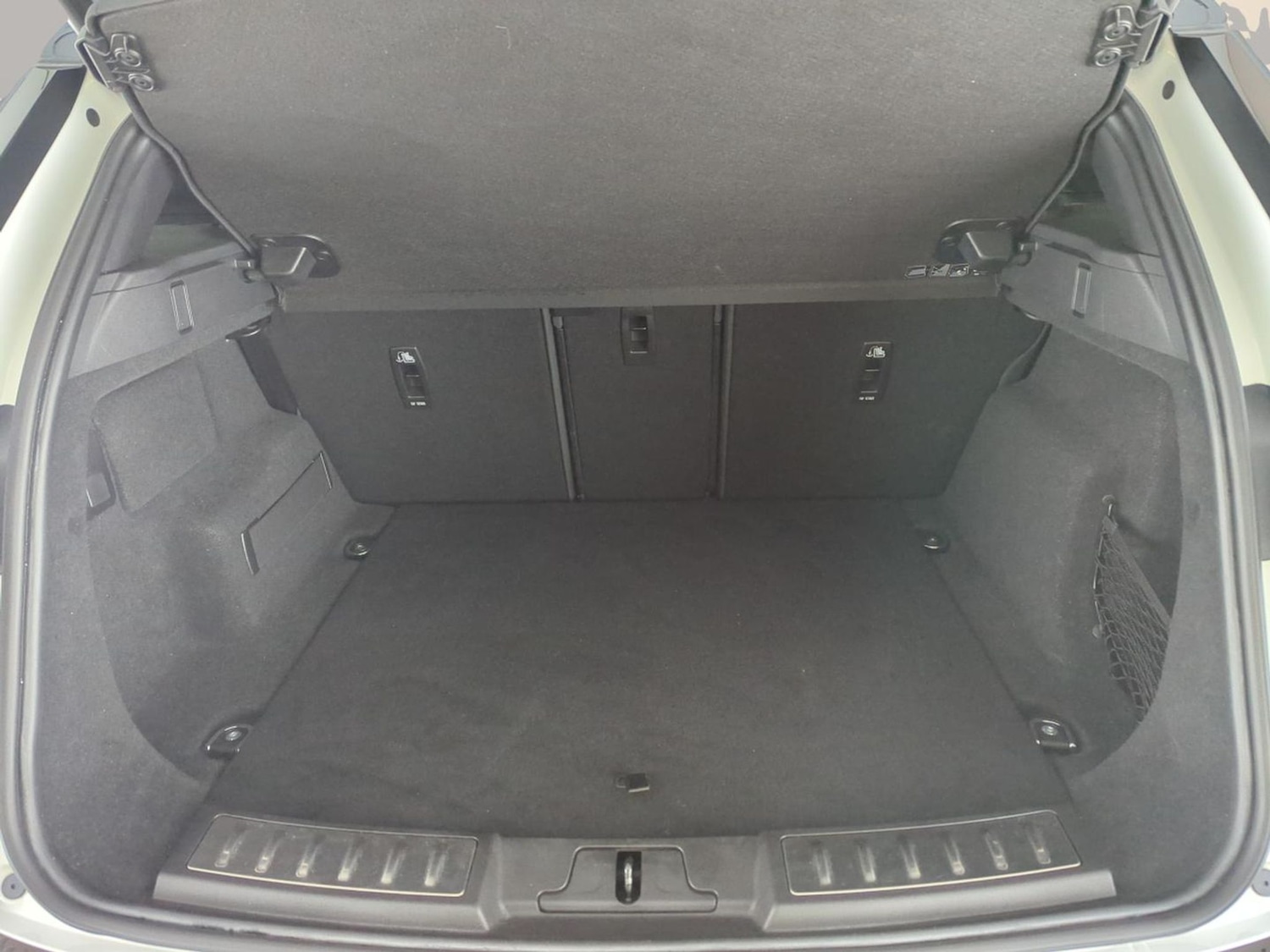 Used Land Rover Range Rover Evoque 2023 for sale - 77894144: Photo 38