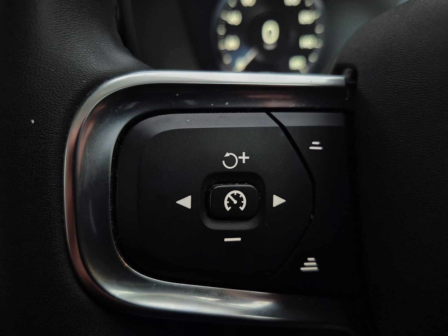 Used Volvo XC40 2022 for sale - 77490510: Photo 22