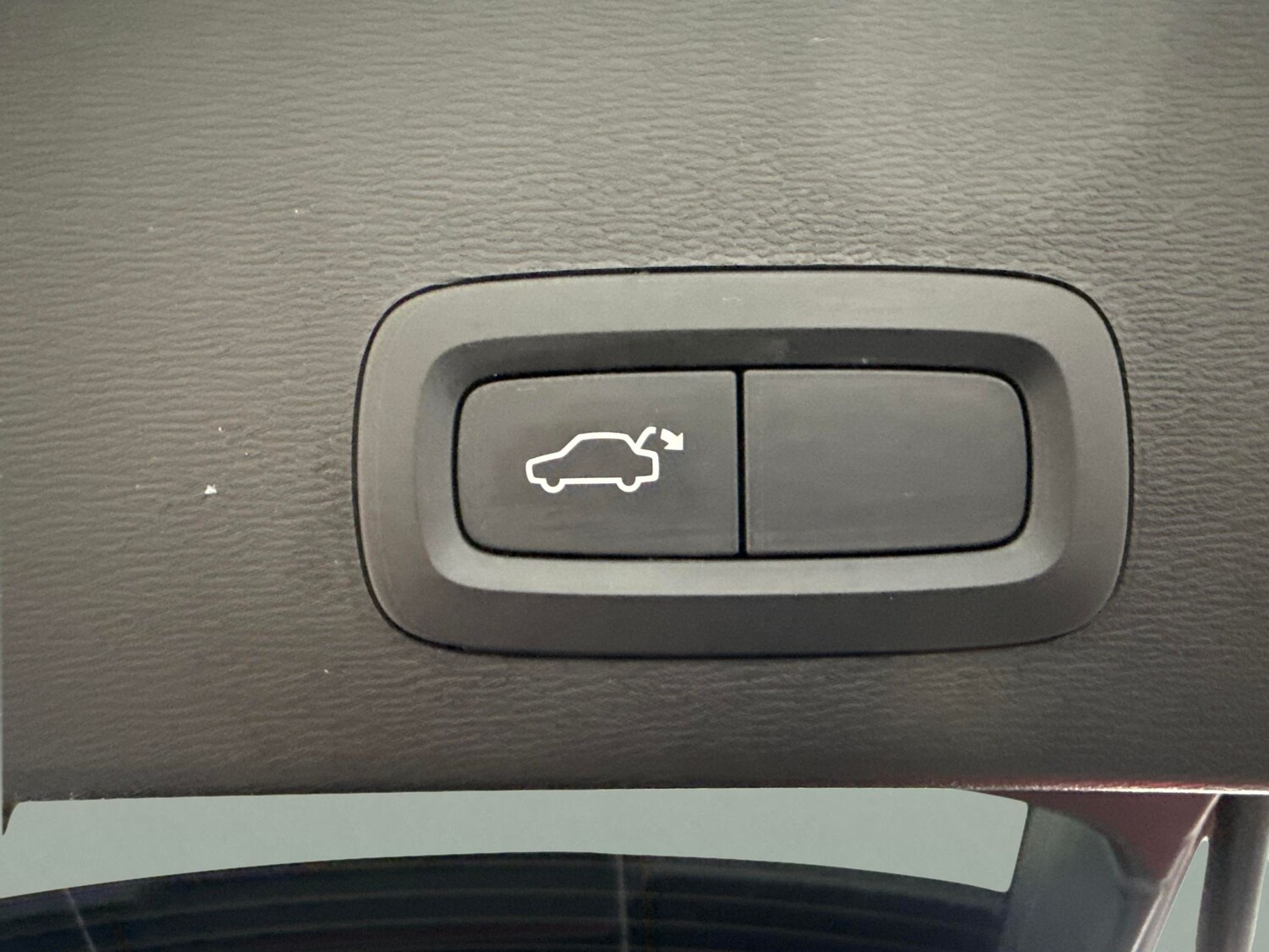 Used Volvo XC40 2023 for sale - 77443155: Photo 14