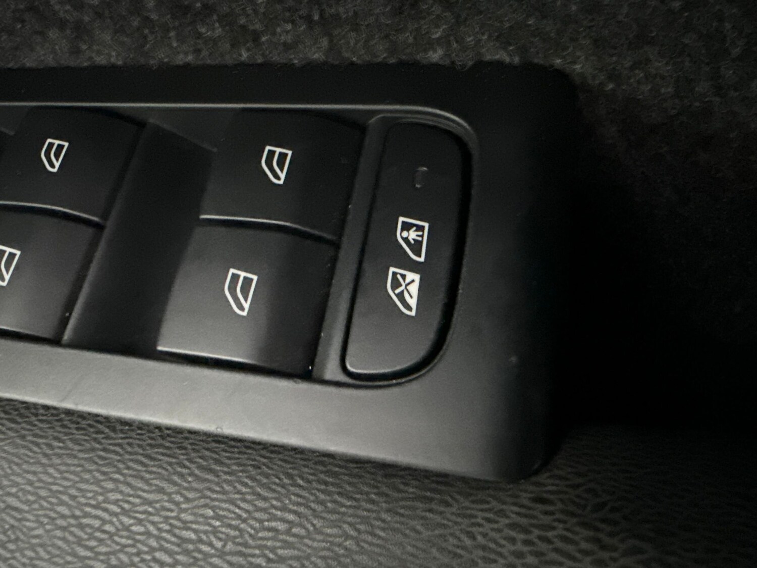 Used Volvo XC40 2023 for sale - 77443155: Photo 15