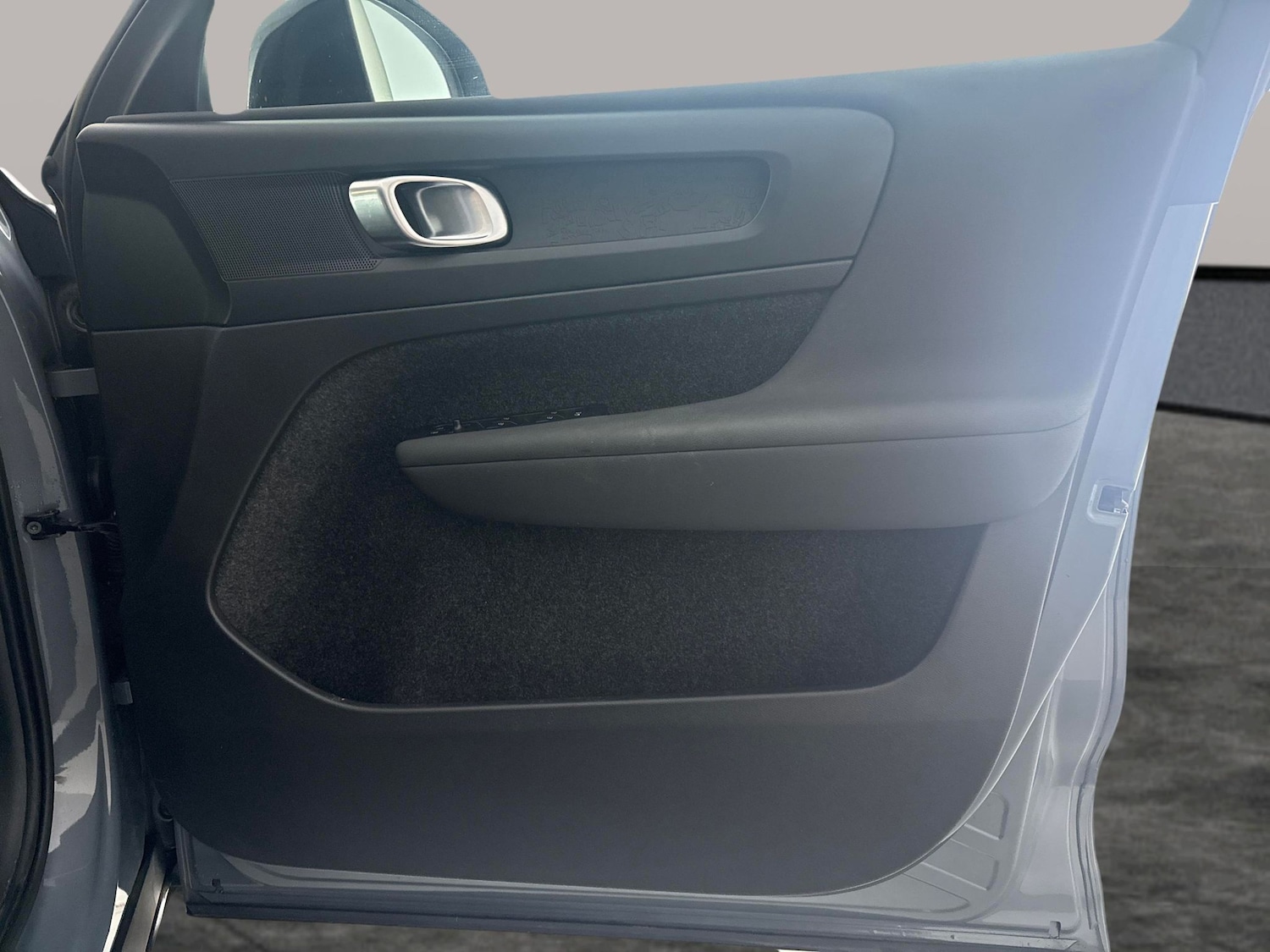 Used Volvo XC40 2023 for sale - 77443155: Photo 28