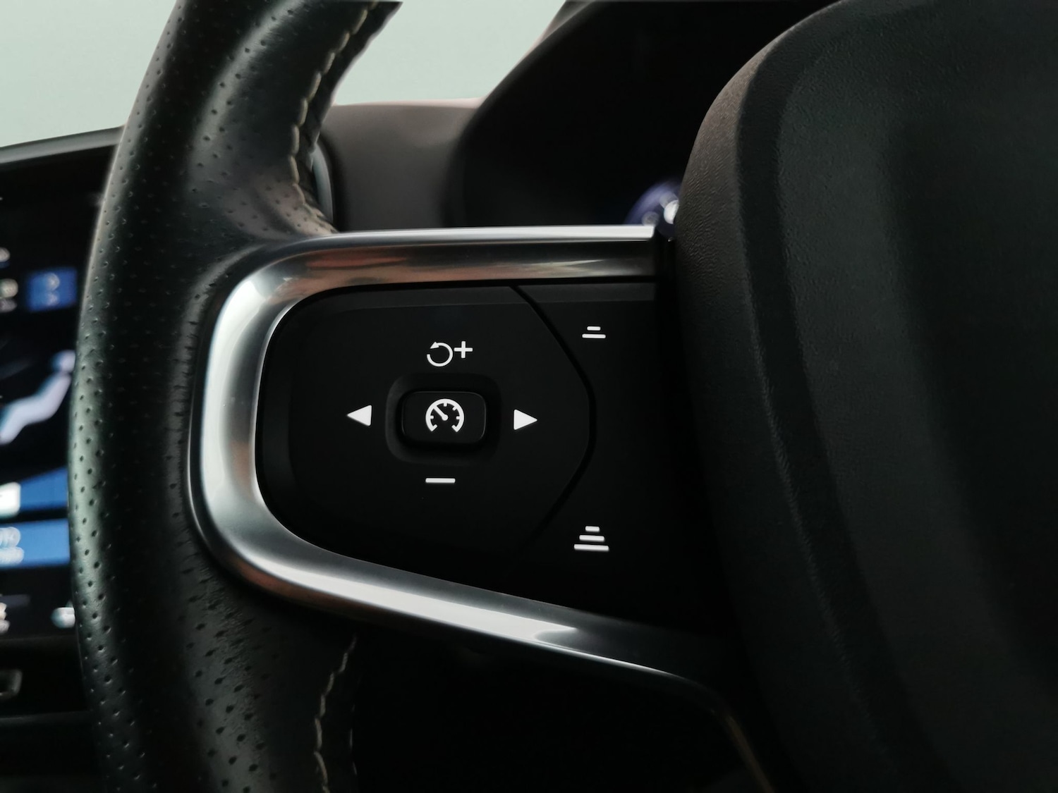 Used Volvo XC40 2021 for sale - 78065437: Photo 21