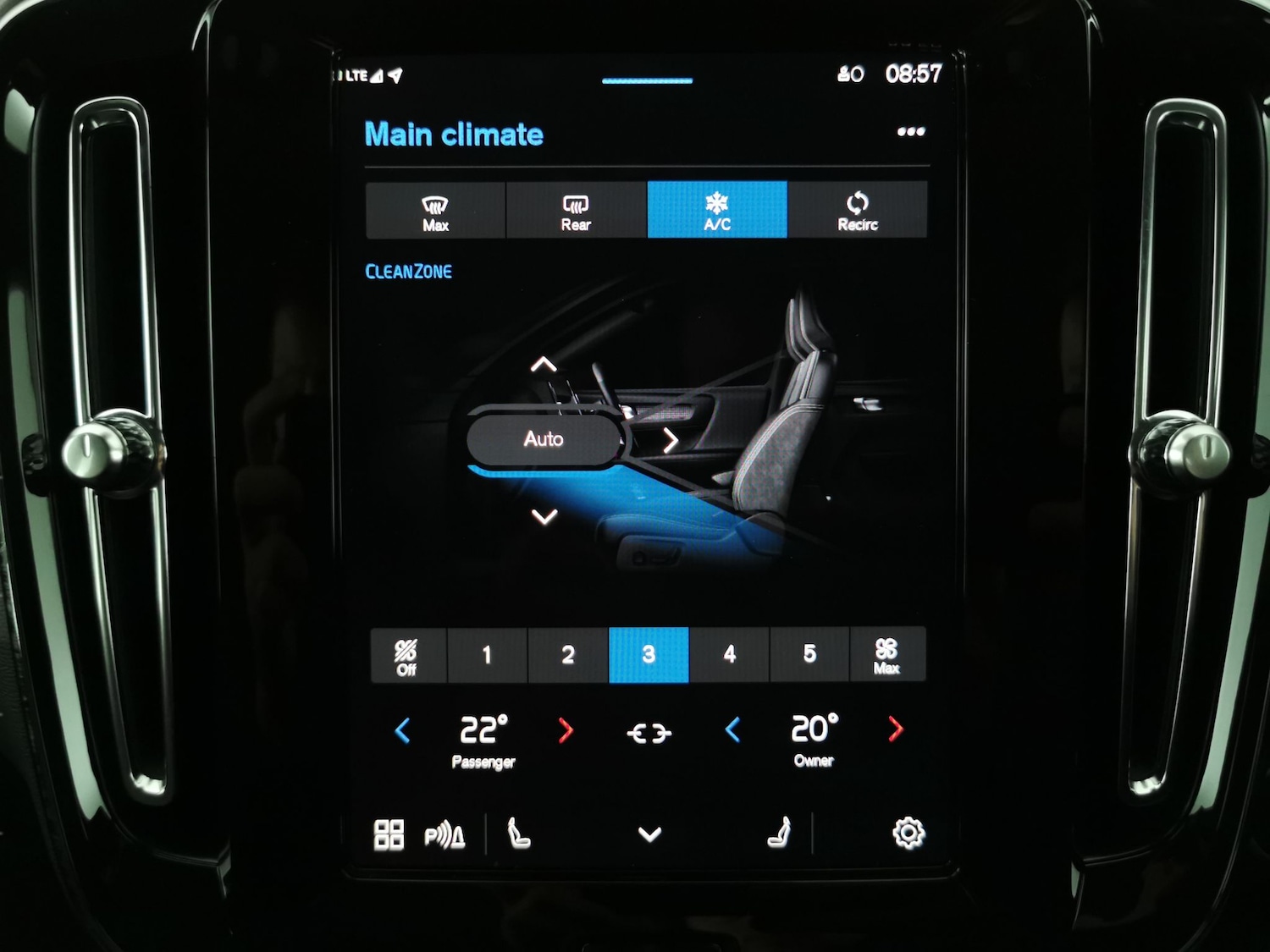 Used Volvo XC40 2024 for sale - 77255647: Photo 18