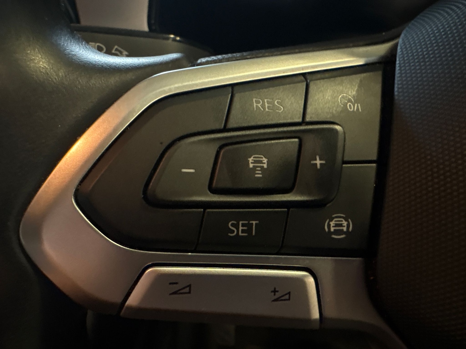 Used Volkswagen T-Roc 2023 for sale - 76525990: Photo 13