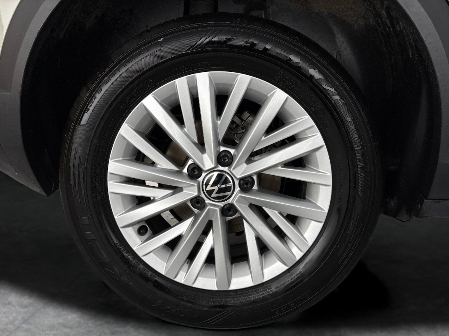 Used Volkswagen T-Roc 2023 for sale - 76525990: Photo 25