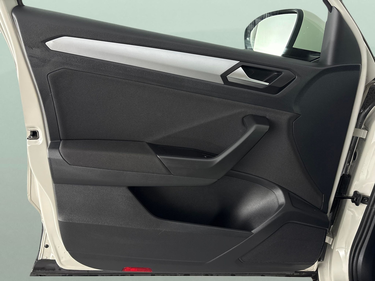 Used Volkswagen T-Roc 2023 for sale - 76525990: Photo 27