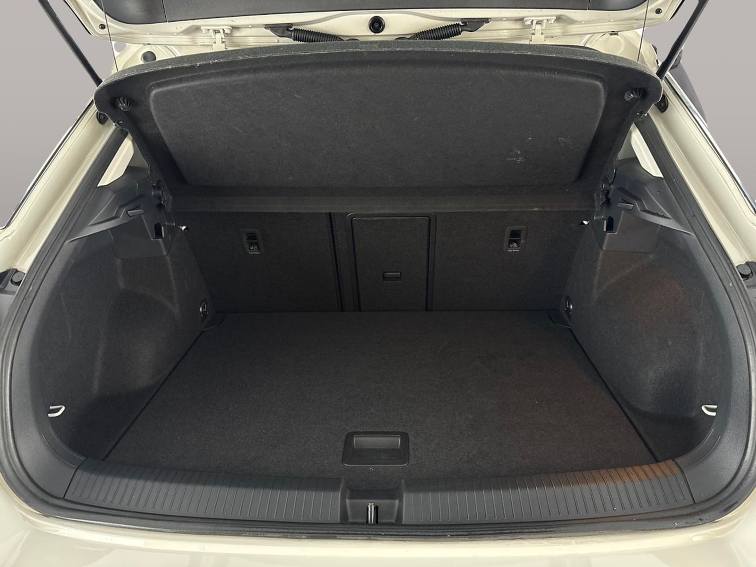 Used Volkswagen T-Roc 2023 for sale - 76525990: Photo 31