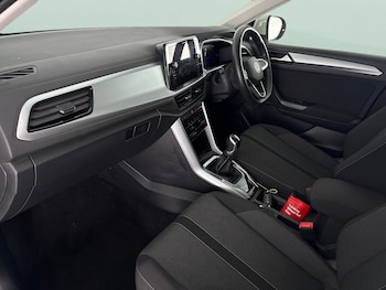 Used Volkswagen T-Roc 2023 for sale - 76525990: Photo