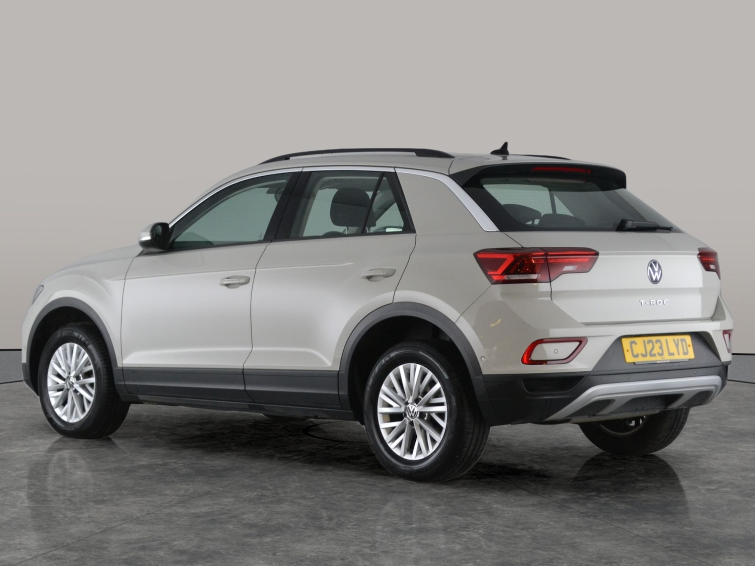 Used Volkswagen T-Roc 2023 for sale - 76525990: Photo 7