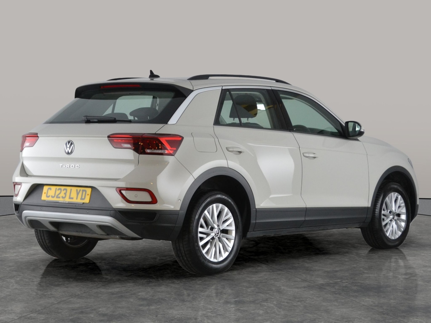 Used Volkswagen T-Roc 2023 for sale - 76525990: Photo 9