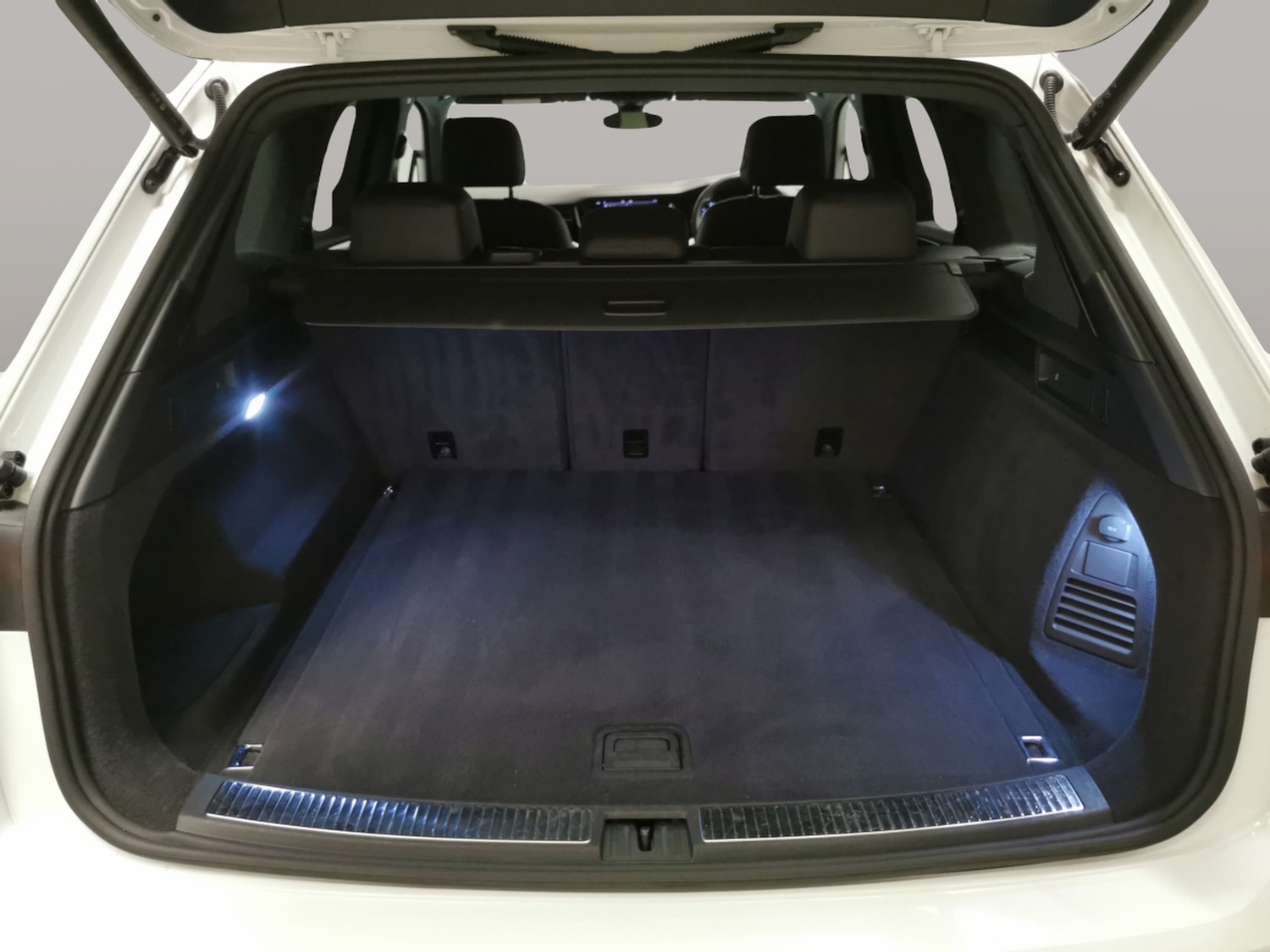 Used Volkswagen Touareg 2022 for sale - 78140019: Photo 31