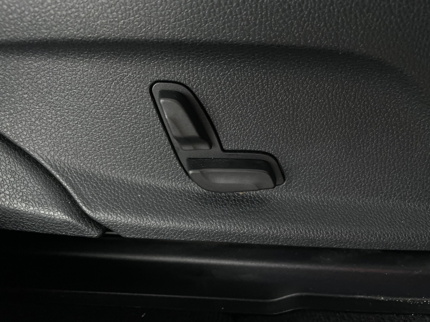 Used Mercedes-Benz GLC 2020 for sale - 76684698: Photo 16