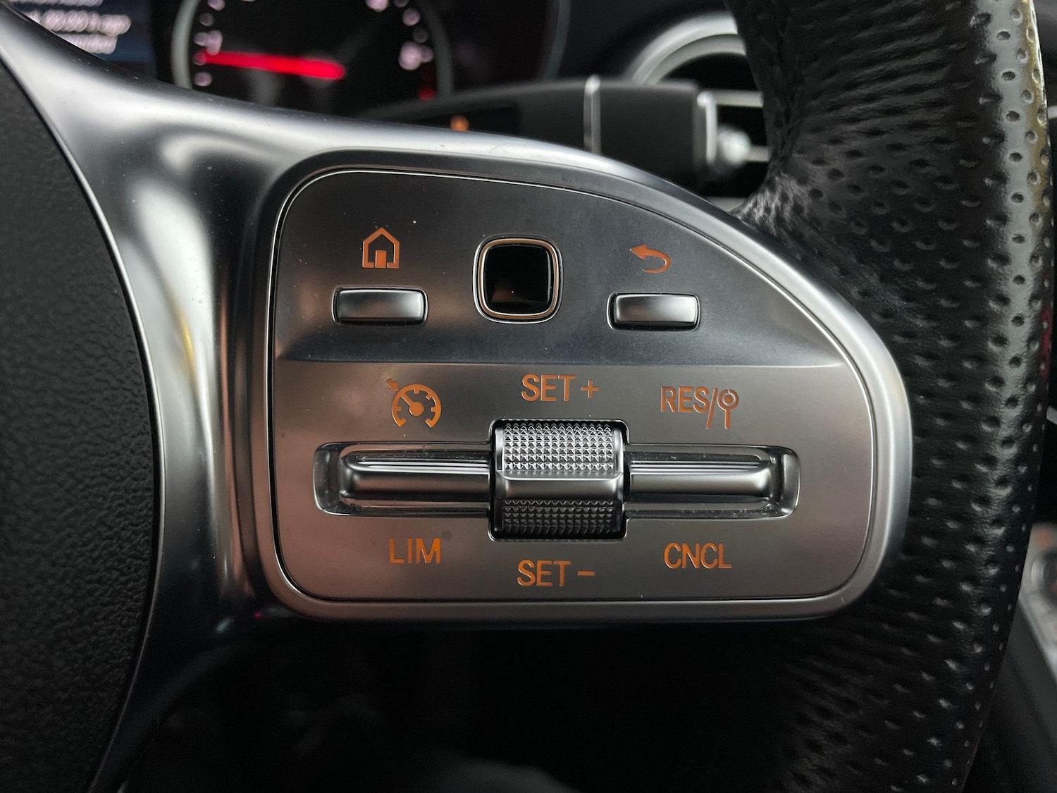 Used Mercedes-Benz GLC 2020 for sale - 76684698: Photo 25