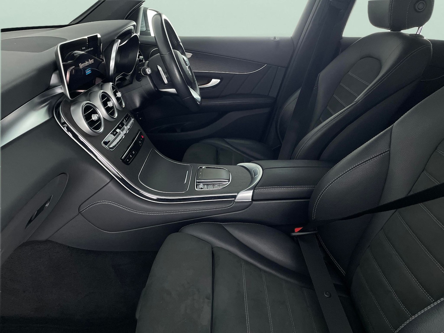 Used Mercedes-Benz GLC 2020 for sale - 76684698: Photo 4