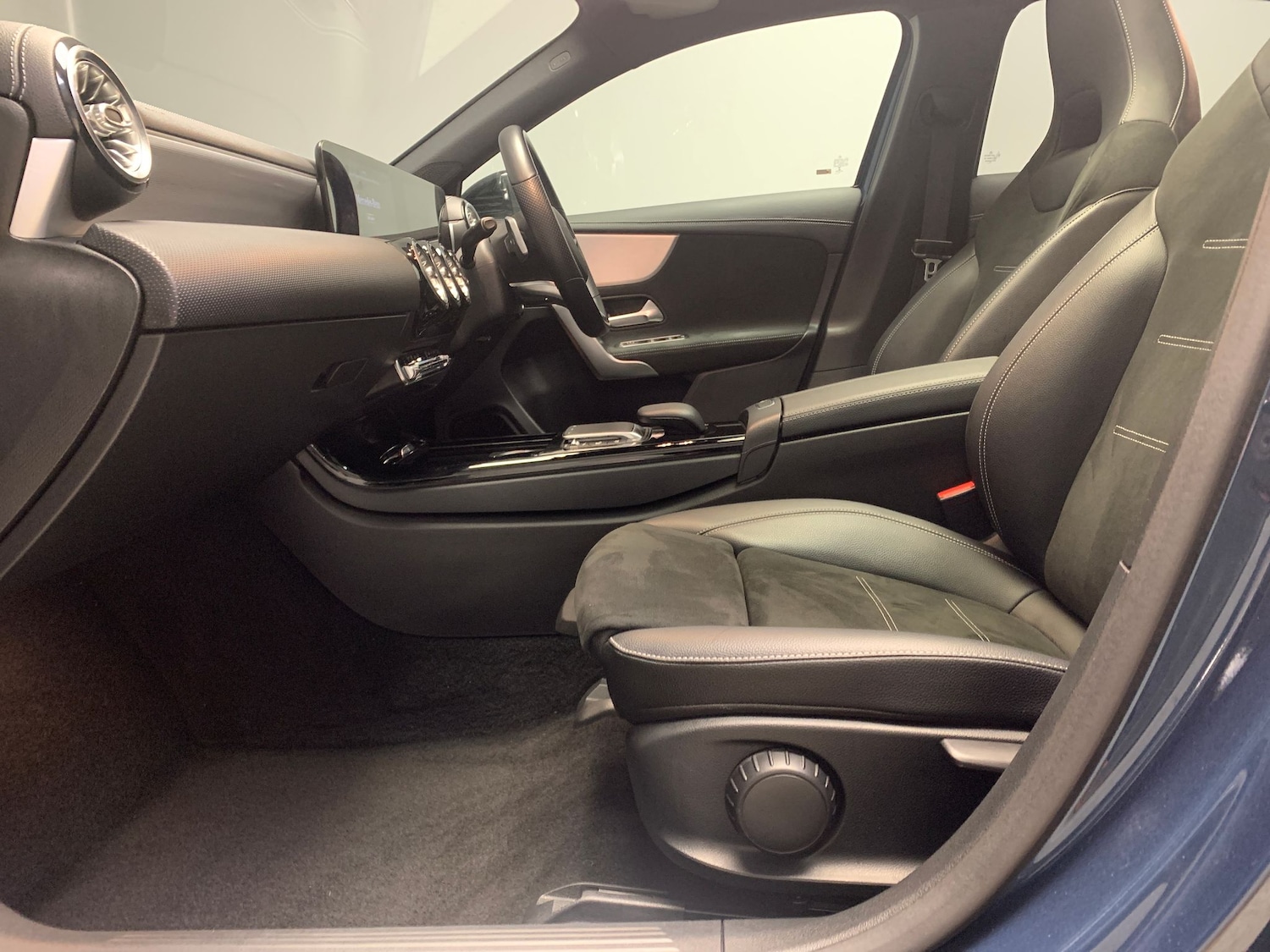 Used Mercedes-Benz A-Class 2021 for sale - 77674260: Photo 4