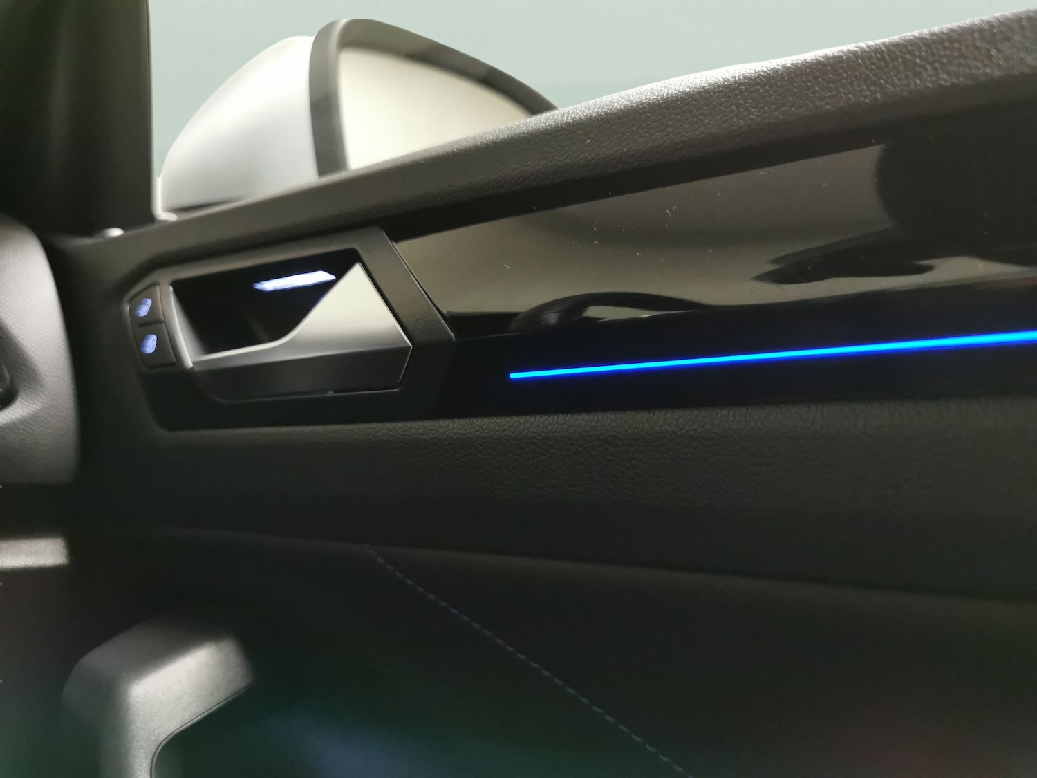 Used Volkswagen T-Roc 2023 for sale - 77054395: Photo 18