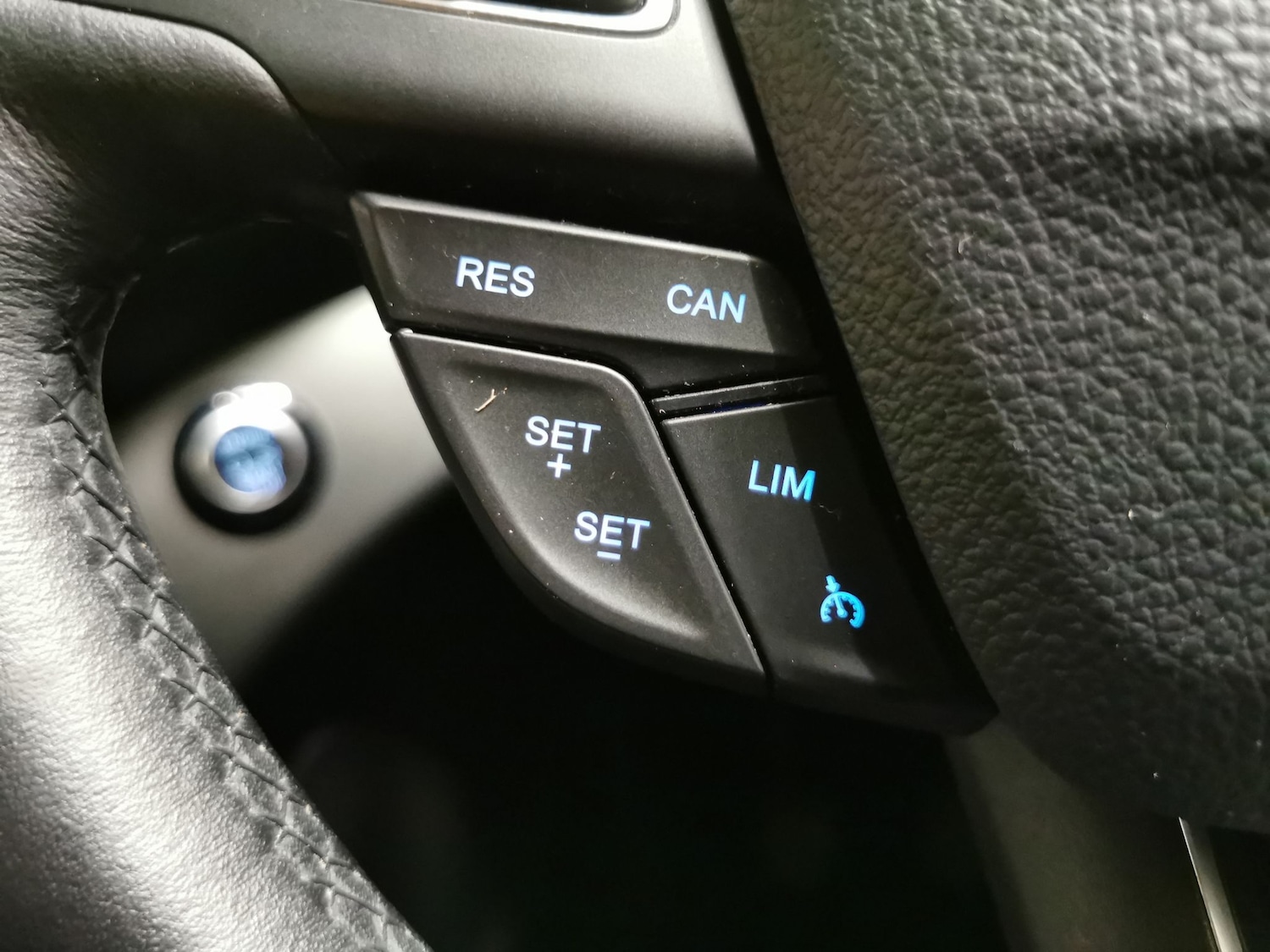 Used Ford Kuga 2018 for sale - 77373944: Photo 17