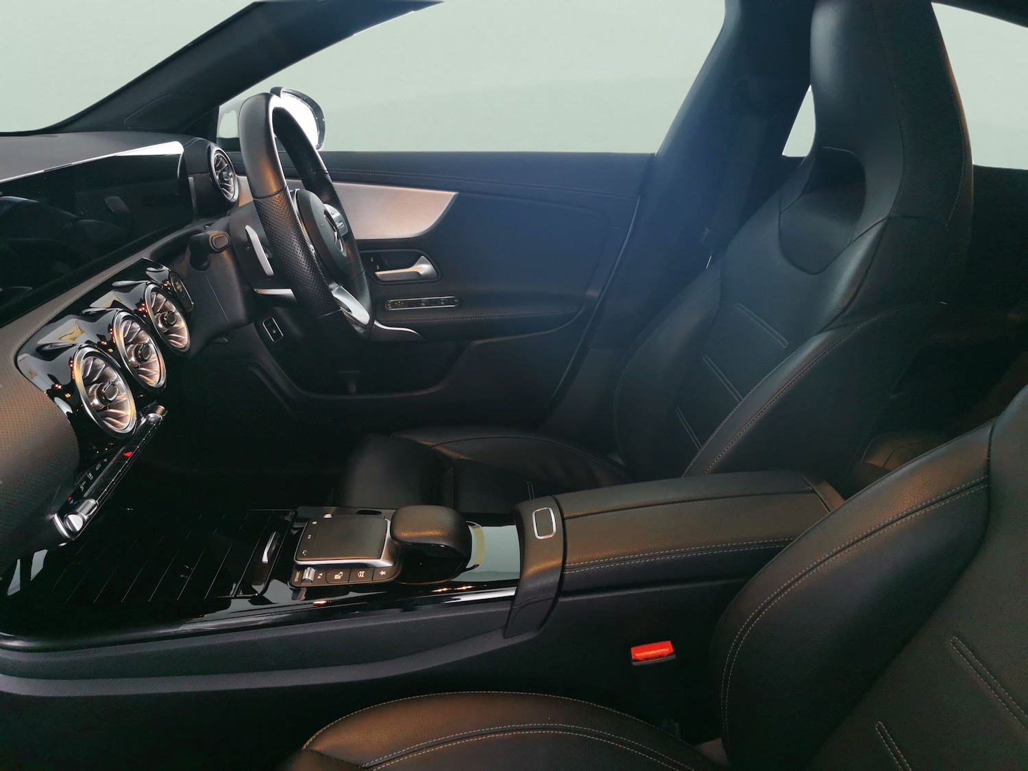 Used Mercedes-Benz CLA 2022 for sale - 77730642: Photo 4