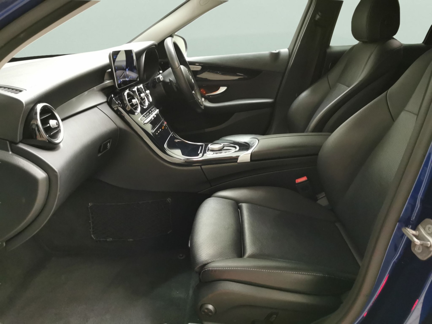 Used Mercedes-Benz C Class 2019 for sale - 78054015: Photo 4