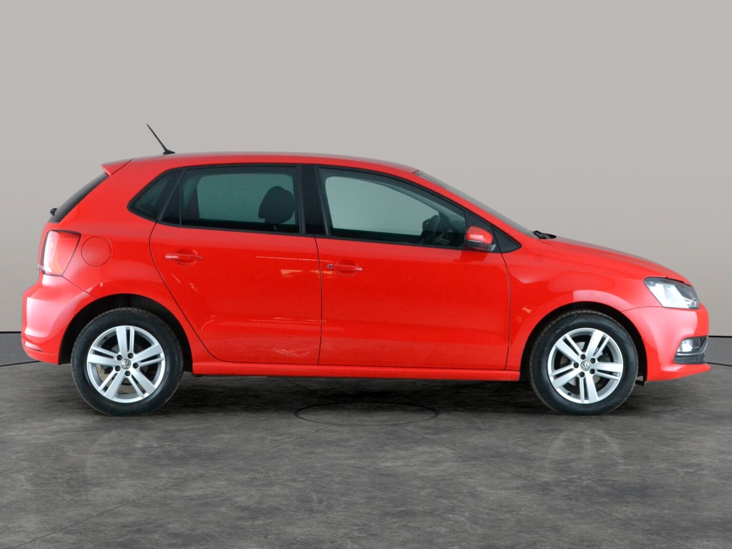 Used Volkswagen Polo 2017 for sale - 77979335: Photo 8