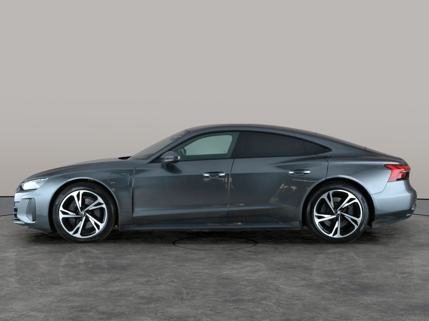Used Audi e-tron GT 2022 for sale - 77219222: Photo 15