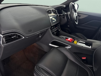 Used Jaguar F-Pace 2020 for sale - 76240798: Photo 4