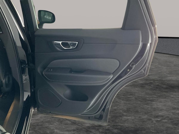Used Volvo XC60 2022 for sale - 76322789: Photo 39