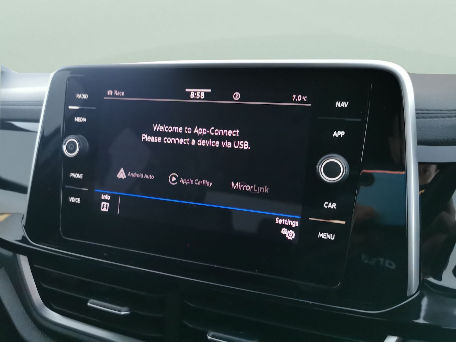 Used Volkswagen T-Roc 2023 for sale - 77432405: Photo 14