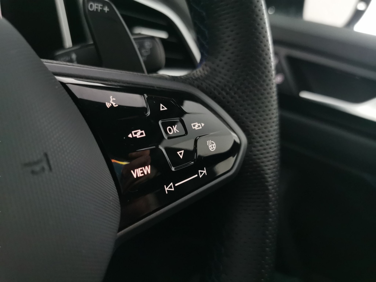 Used Volkswagen T-Roc 2023 for sale - 77432405: Photo 19