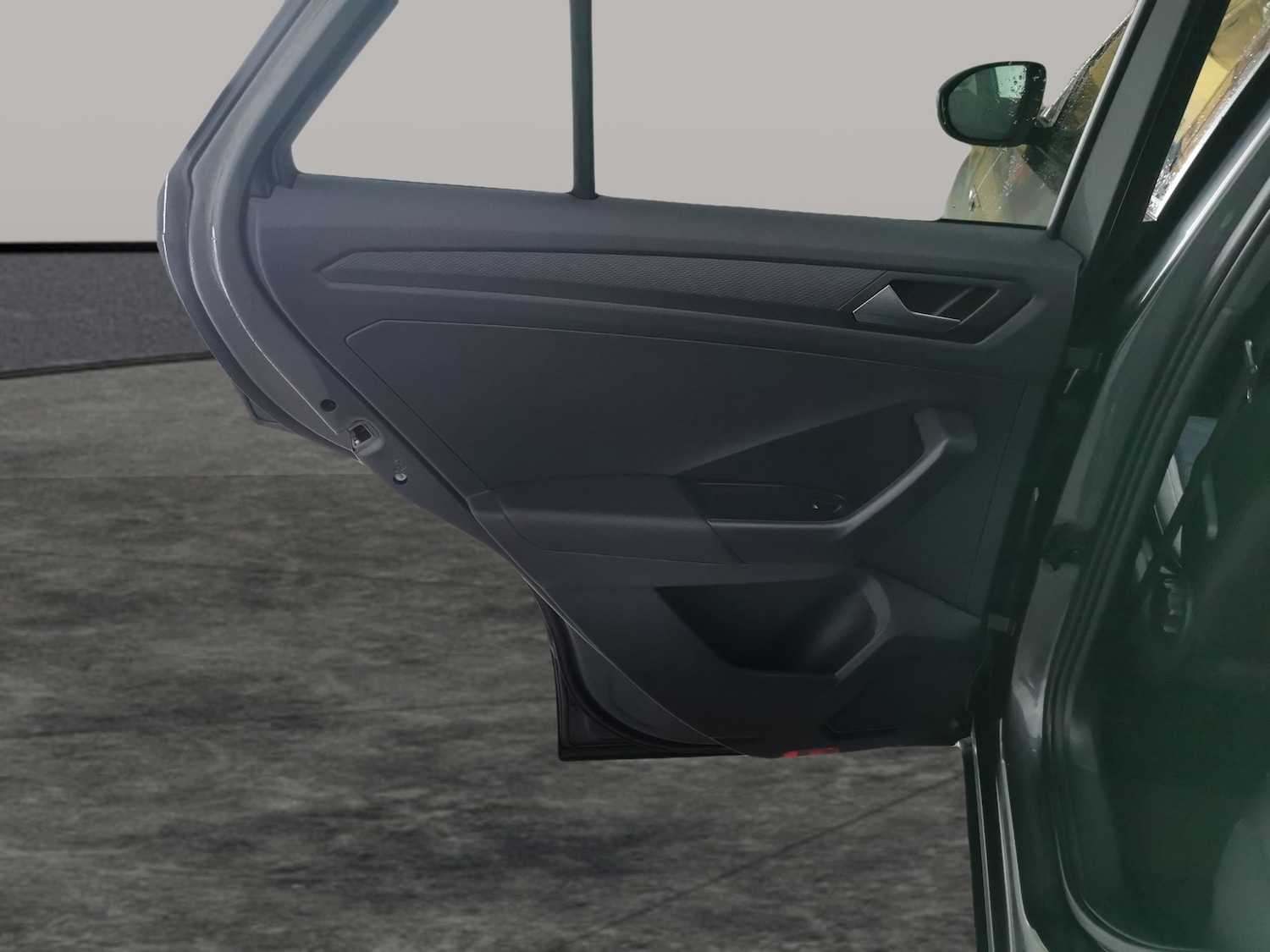 Used Volkswagen T-Roc 2023 for sale - 77432405: Photo 28