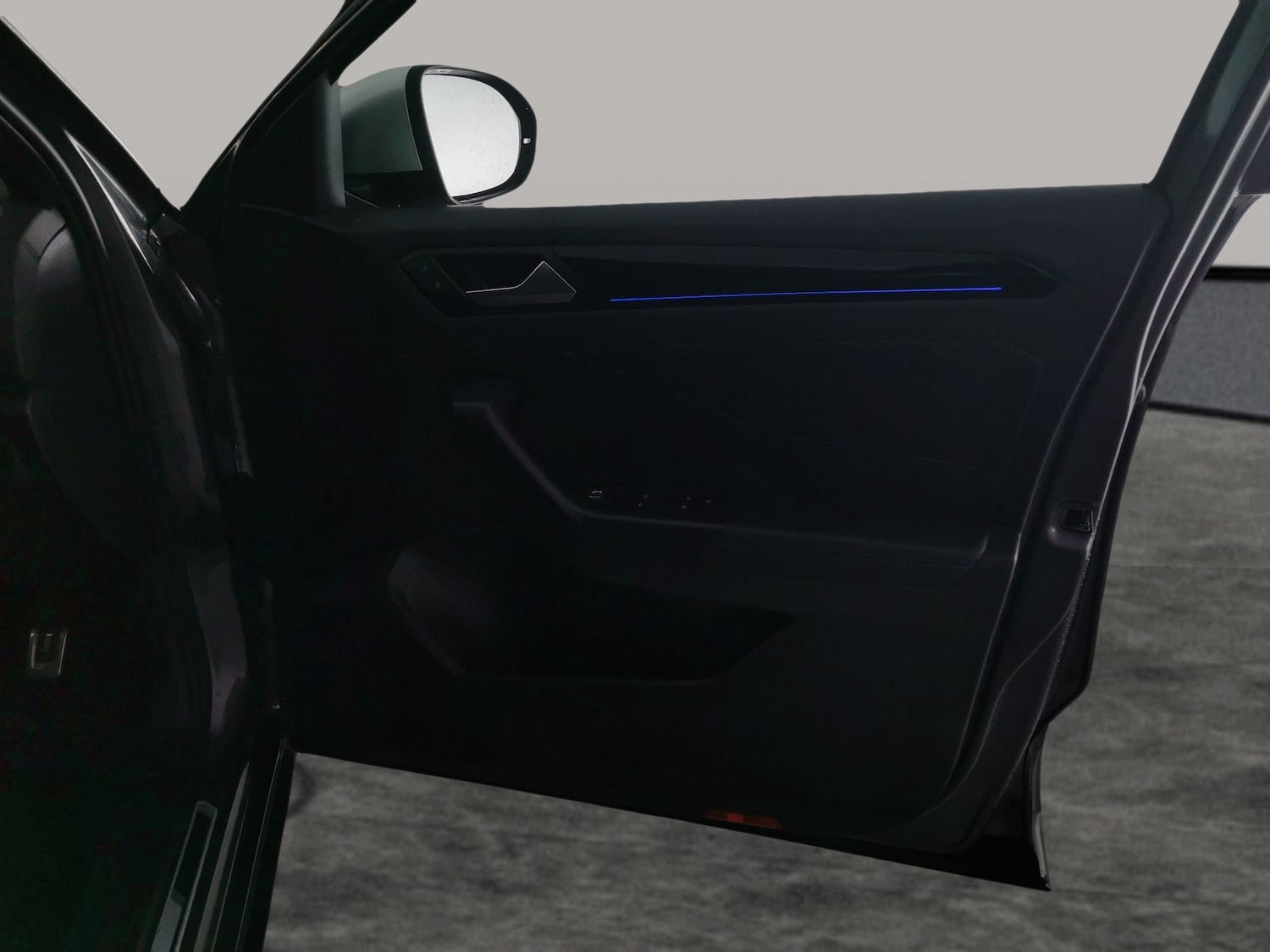 Used Volkswagen T-Roc 2023 for sale - 77432405: Photo 29