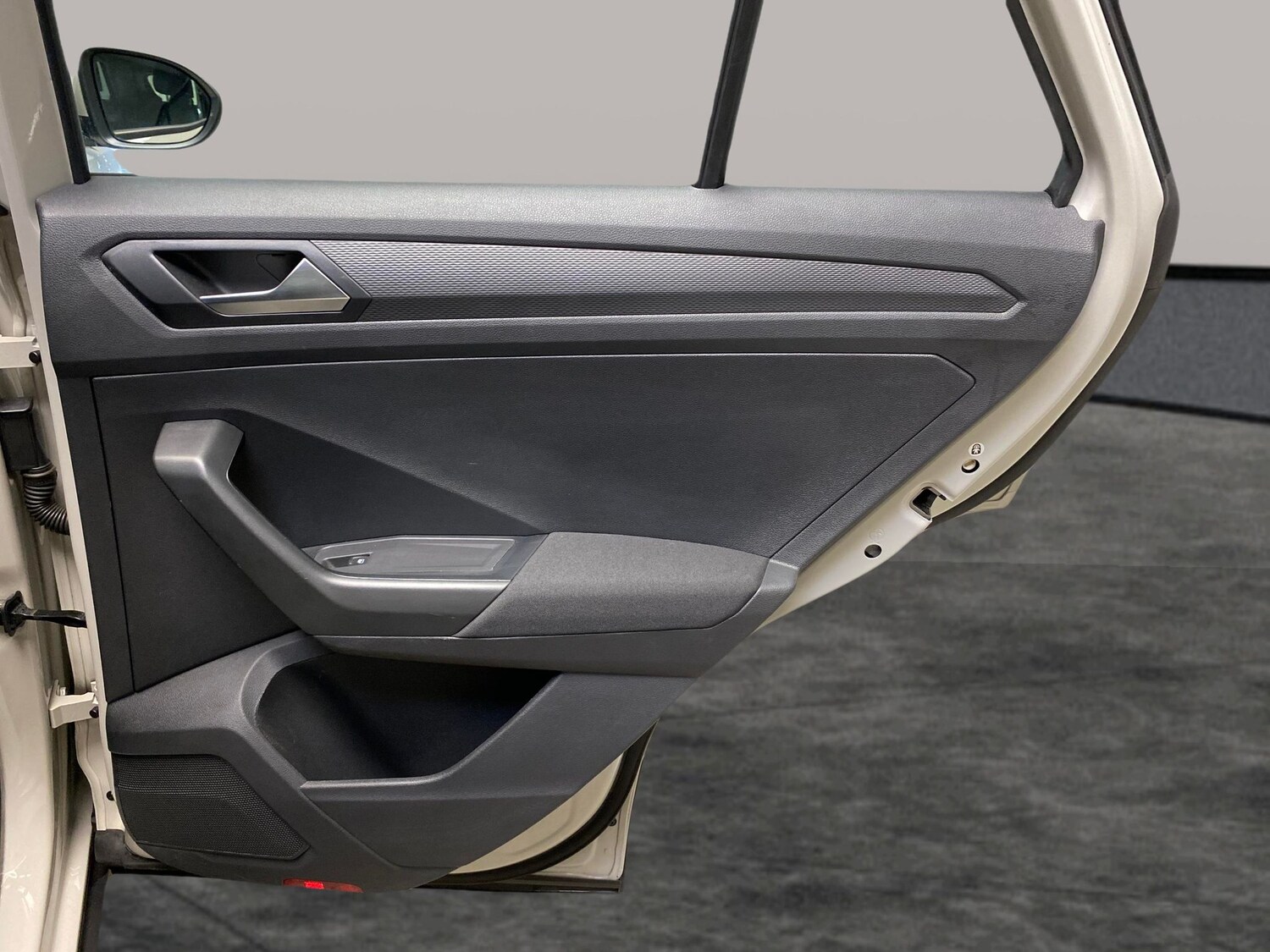 Used Volkswagen T-Roc 2023 for sale - 78012400: Photo 24